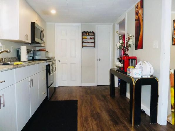 256 Laurel St #2