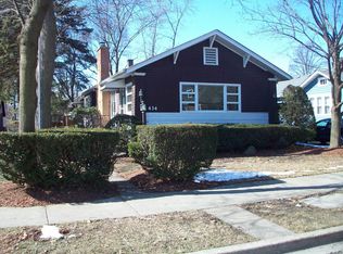 434 S Berkley Ave, Elmhurst, IL 60126