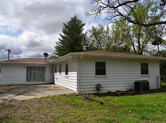 5th image of 13 Oakwood Dr