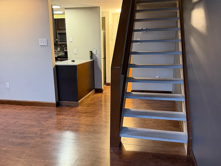 1054 S Kingshighway Blvd #M — Photo 11