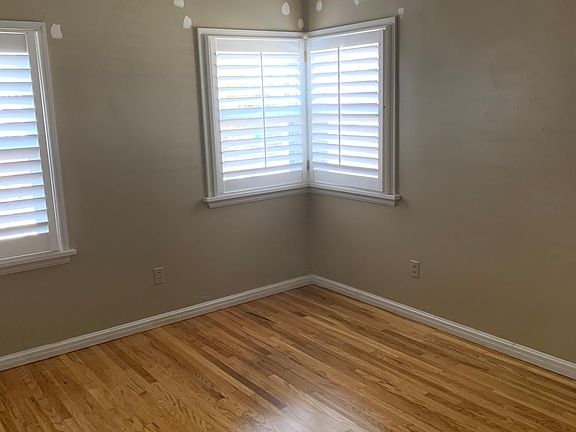 5th image of 2682 S Beverly St