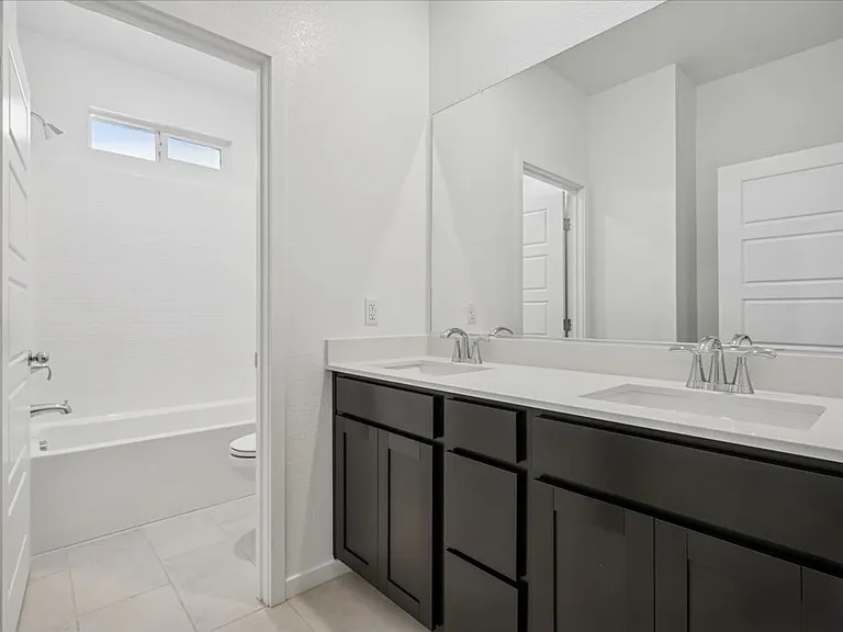 311 Mount Tyndall St — Photo 37