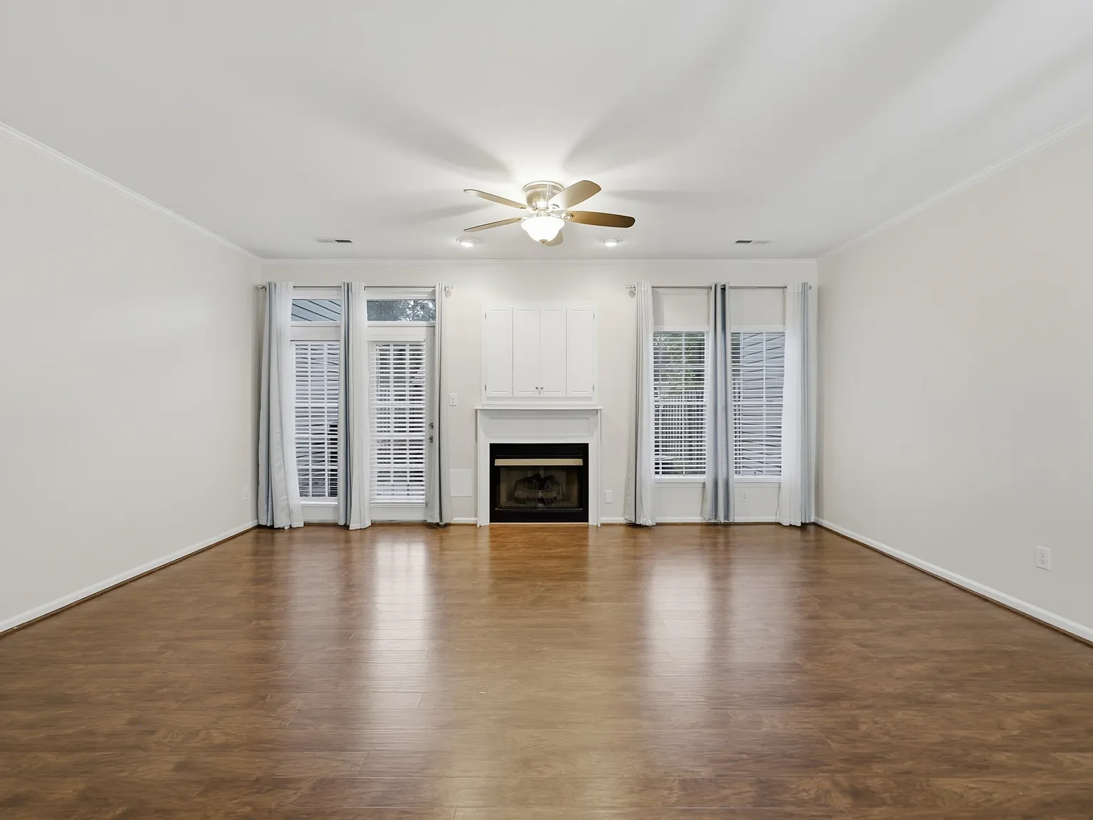 2347 Charing Cross Road - 1 — Photo 1
