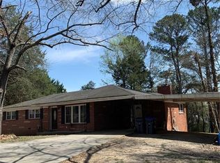 1670 S Crestview Dr, Snellville, GA