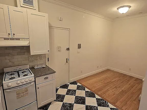 5th image of 334 E 73rd St APT 5A