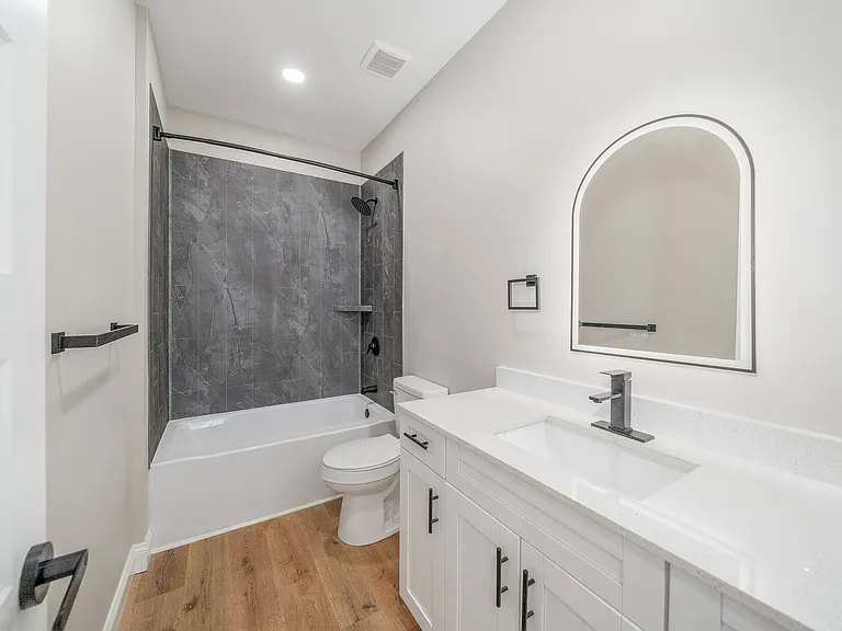 16 Deer Park Cv — Photo 13