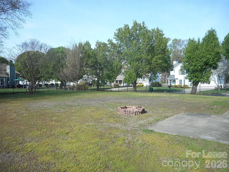 8431 Leeper Dr — Photo 12