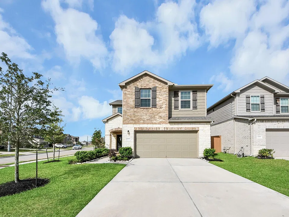 1055 Greenshank Dr