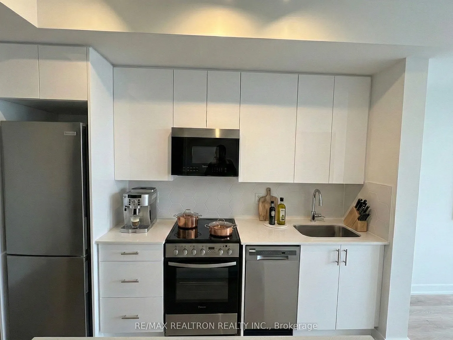 2 bed, $2,350 — Photo 3