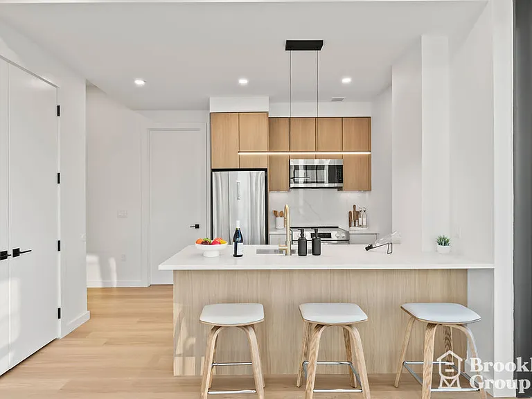 556 Baltic St #709 — Photo 4