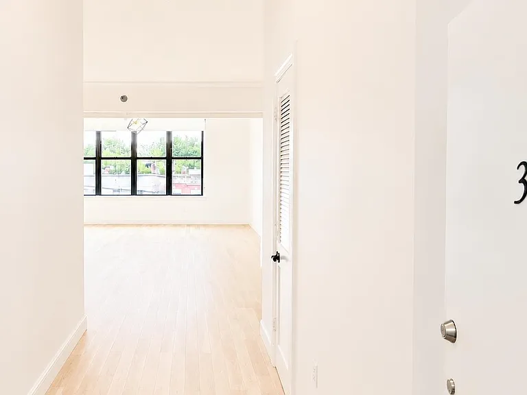 300 Communipaw Ave #302 — Photo 7