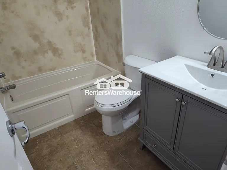 1336 N 85th Pl — Photo 7