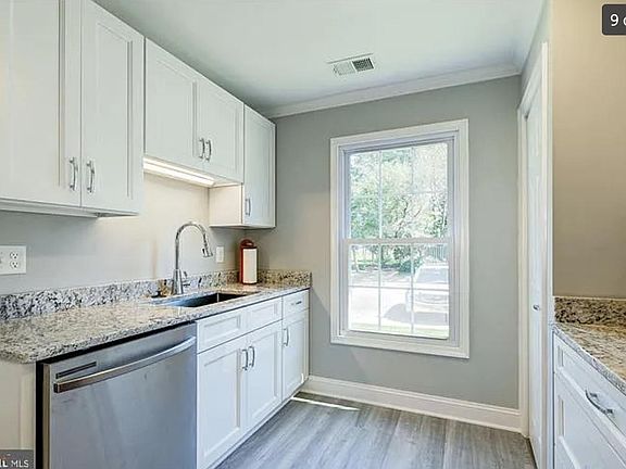 4th image of 6526 Yadkin Ct