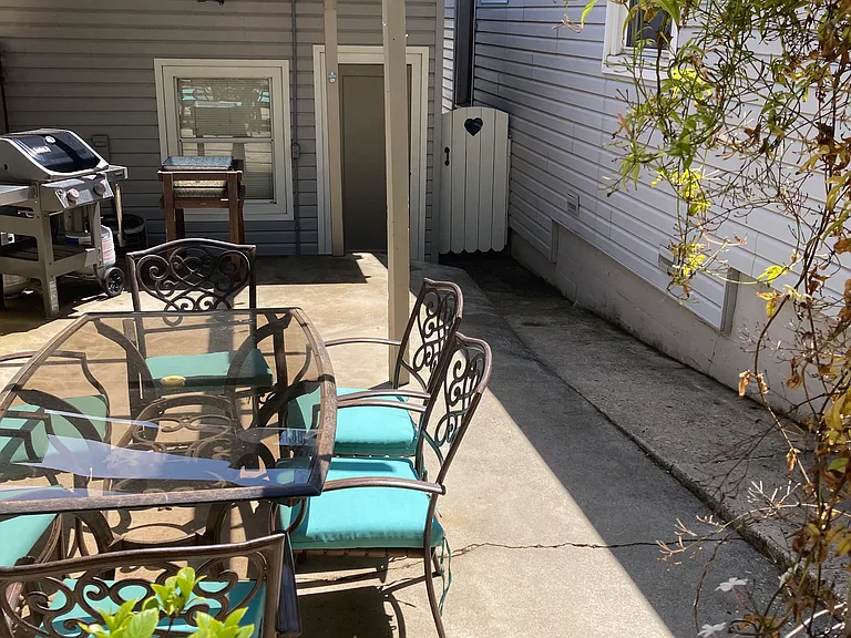 465 Finley St — Photo 18