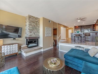 7138 Marina Pacifica Dr S, Long Beach, CA, 90803