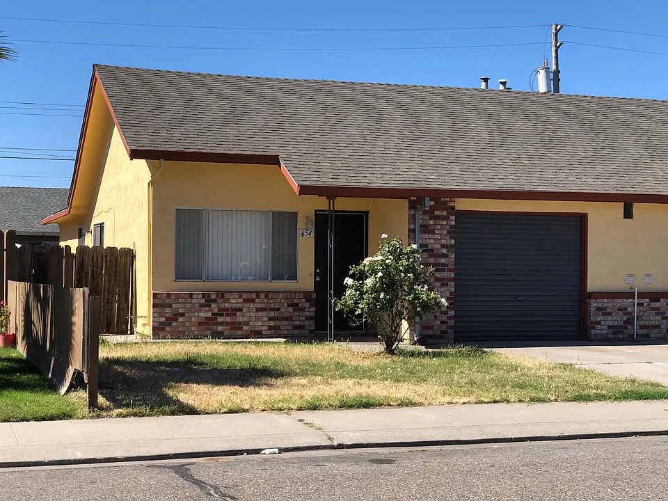 654 Meadowlark Ln