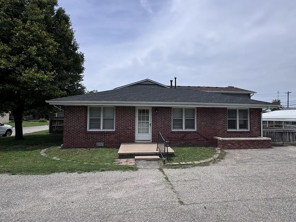 3150 W Mentor Ave