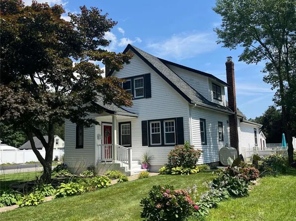 559 Gillette Avenue, Bayport, NY 11705