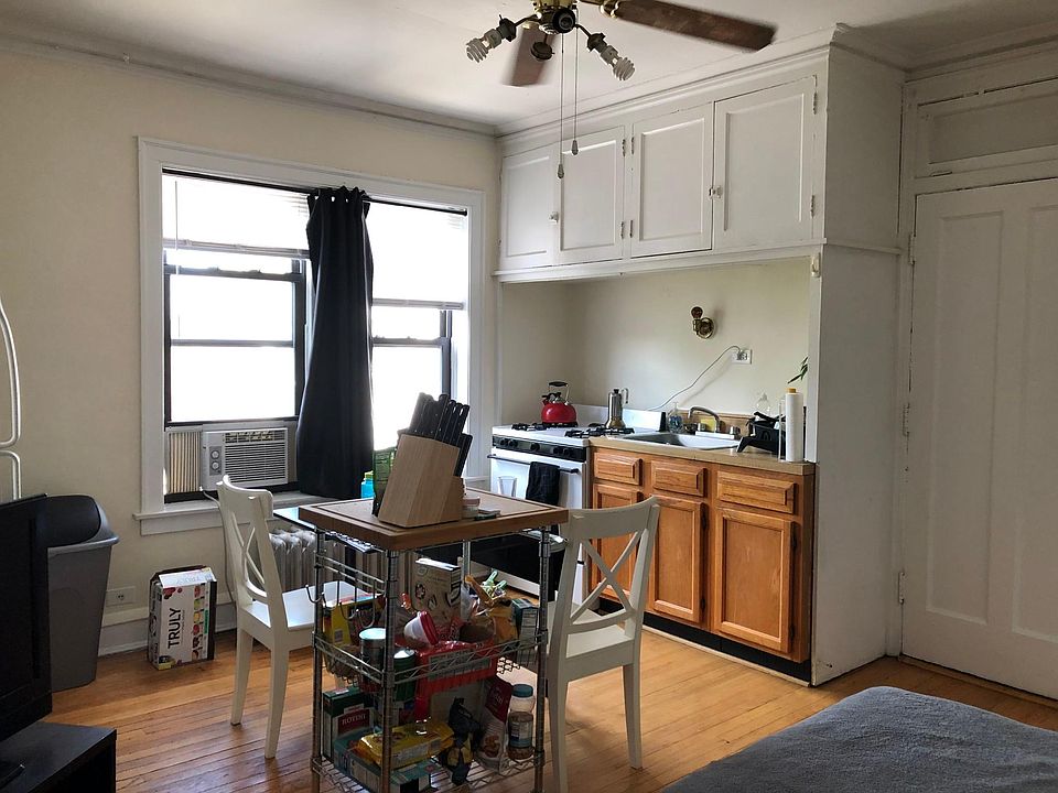 1st image of 1940 W Wilson Ave #3T