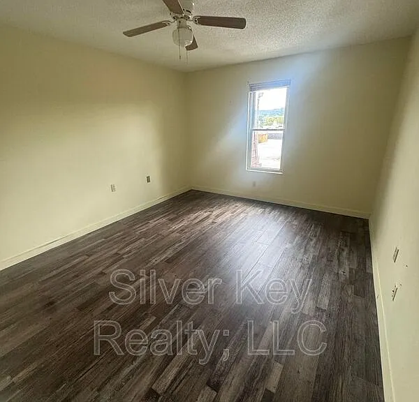 114 Old Athens Pike #2F — Photo 8