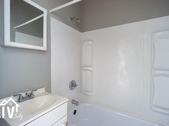 5th image of 241 Eastern Ave #243