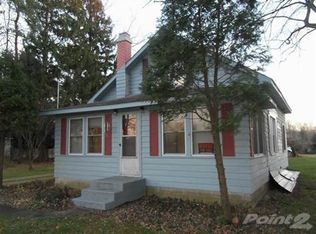 64821 County Road 372, Hartford, MI 49057