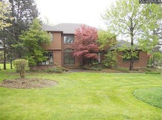 26100 Annesley Rd, Beachwood, OH 44122