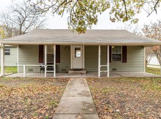 602 N Washington St, Farmersville, TX 75442