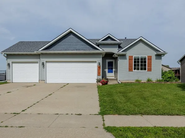 1714 Crabapple Ln, Granger, IA 50109