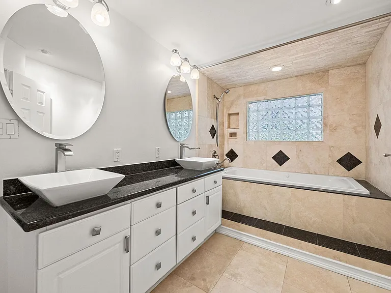 10310 Mayfield Rd — Photo 27