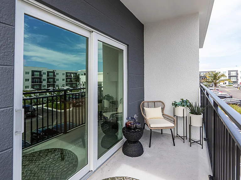 The MID Apartment Residences — Photo 9