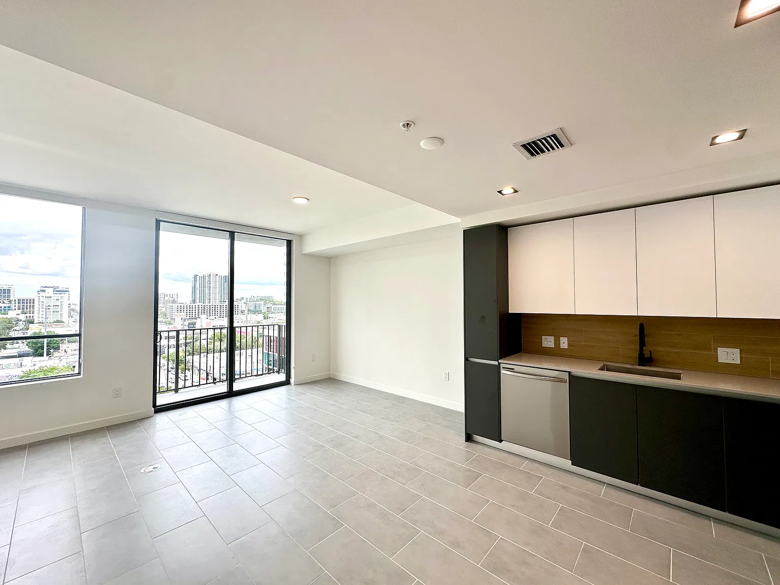 Studio, 461 sqft, $2,087 — Photo 2