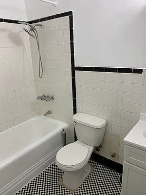 Rented by Salon Realty Corp | media 14