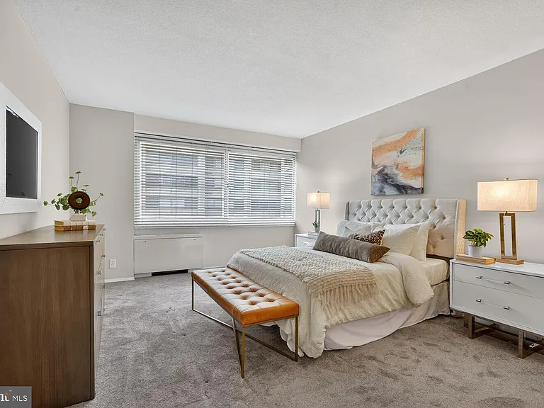 4515 Willard Ave #1112S — Photo 11