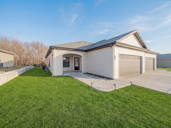 1723 Kenneth Dr, Junction City, KS 66441