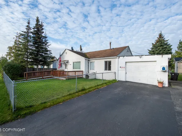 1514 Wintergreen St, Anchorage, AK 99508