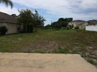 447 Briarcliff Cir, Sebastian, FL 32958