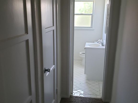 4th image of 12535 Burbank Blvd #45