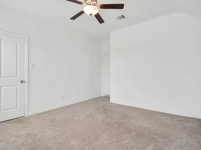 13002 Sheildaig St — Photo 32