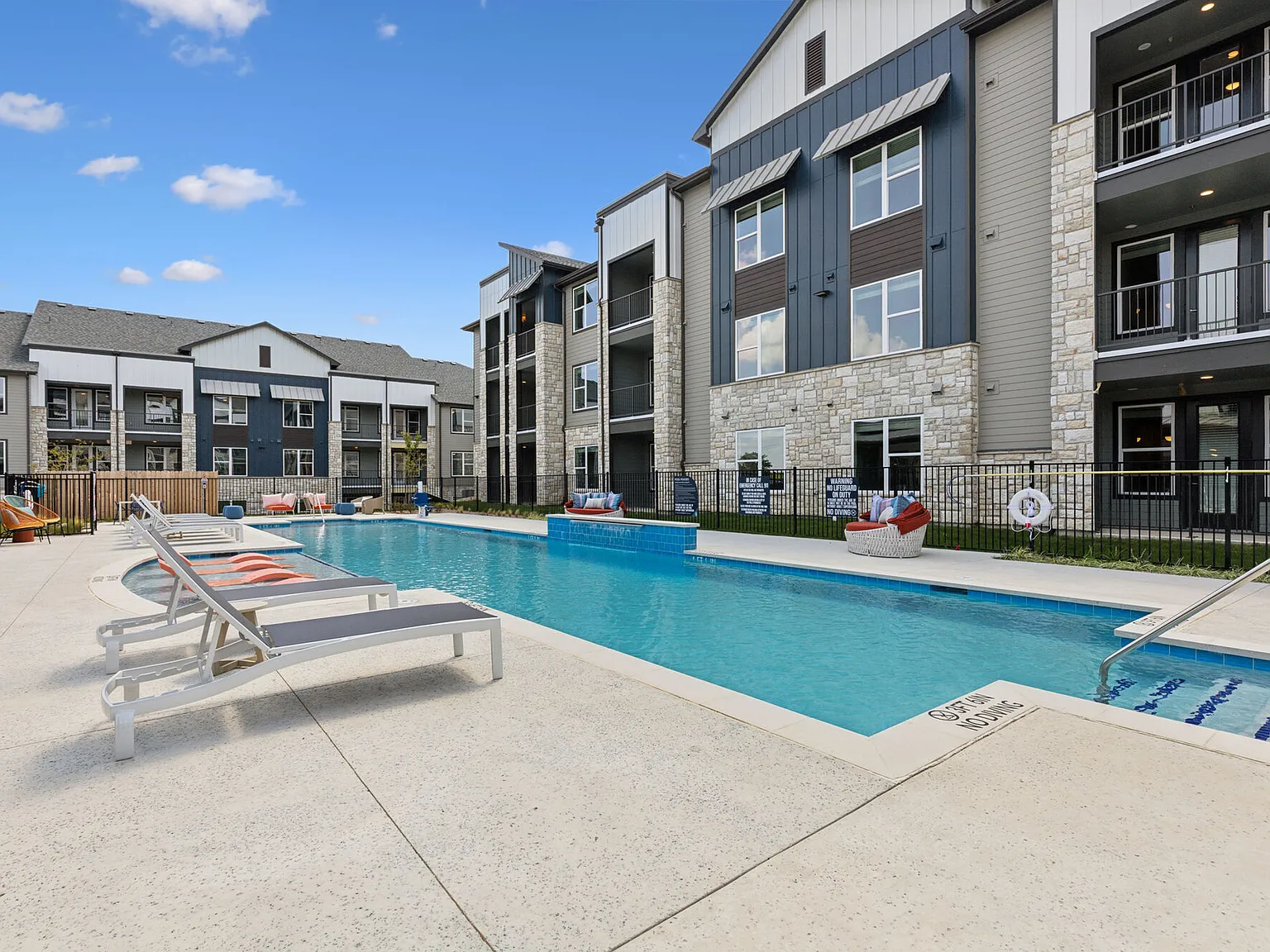 Bandera Ridge — Photo 1