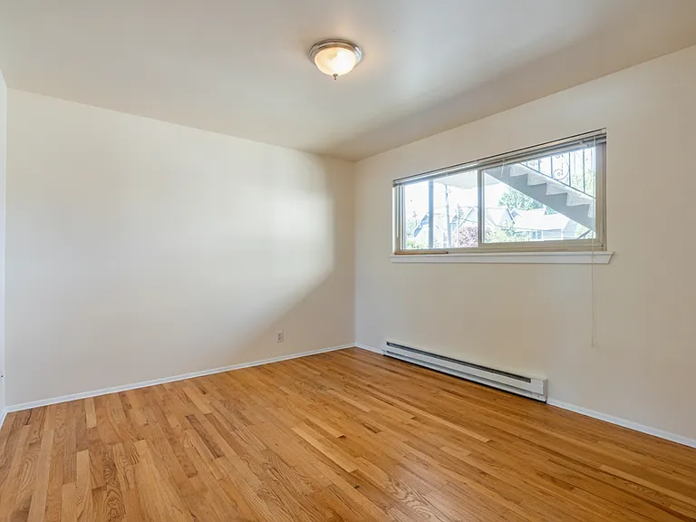 Lake Vista Apartments — Photo 18