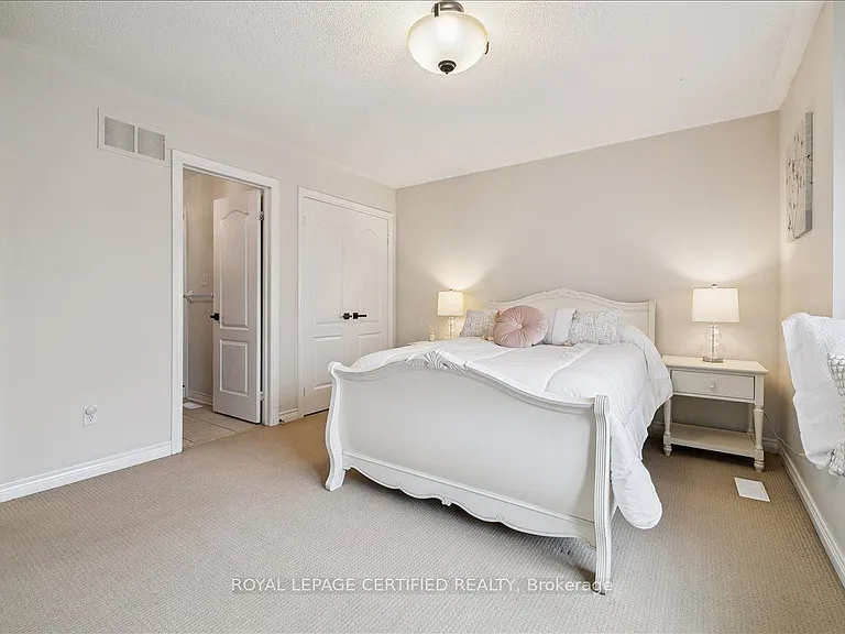 2523 Highmount Cres — Photo 34