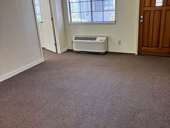 3rd image of 1685 Portola Ave APT 13