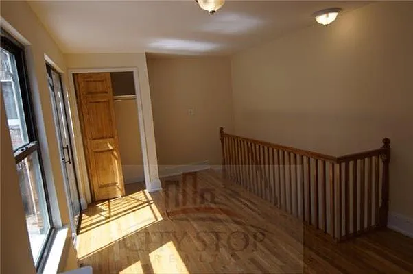 Rented by City Stop Realty | media 32