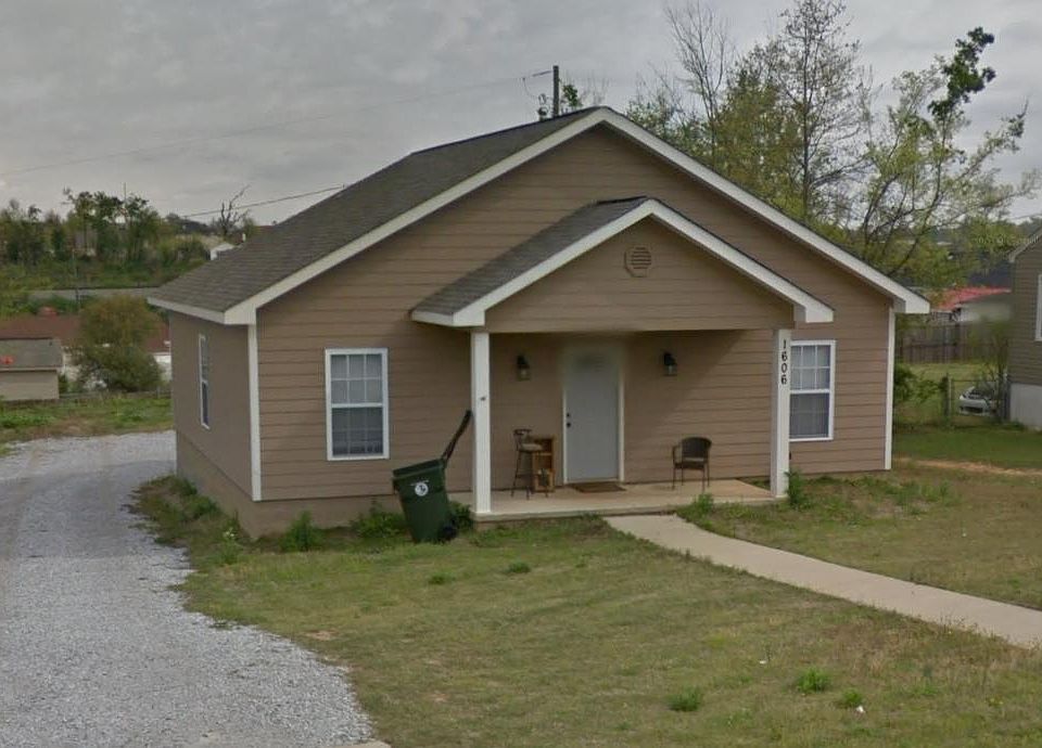 1st image of 1606 13th St E