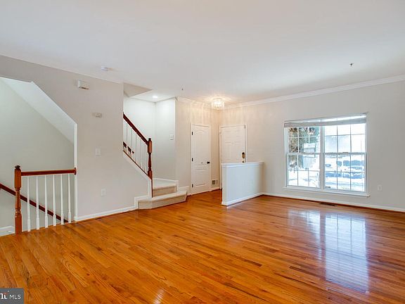 2nd image of 7024 Commander Howe Ter