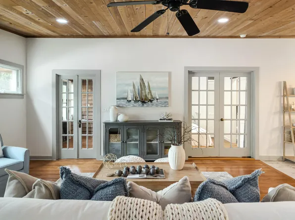 212 E Hudson Ave, Folly Beach, SC 29439