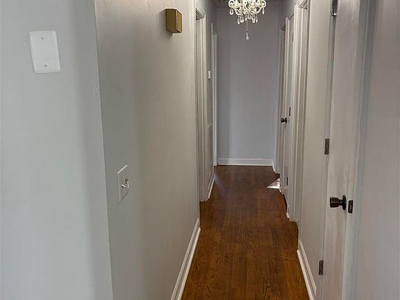 2nd image of 2109 Eaton Cir