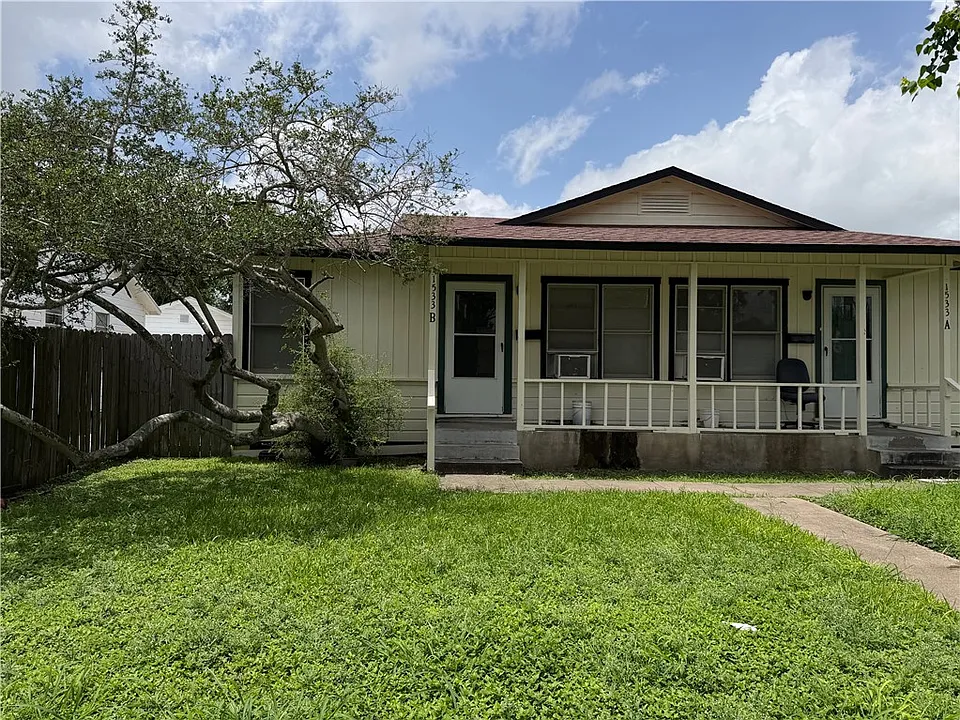 1533 Lazy Ln #B