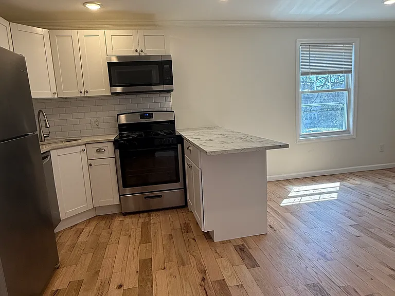 108 Elm St #2B — Photo 6